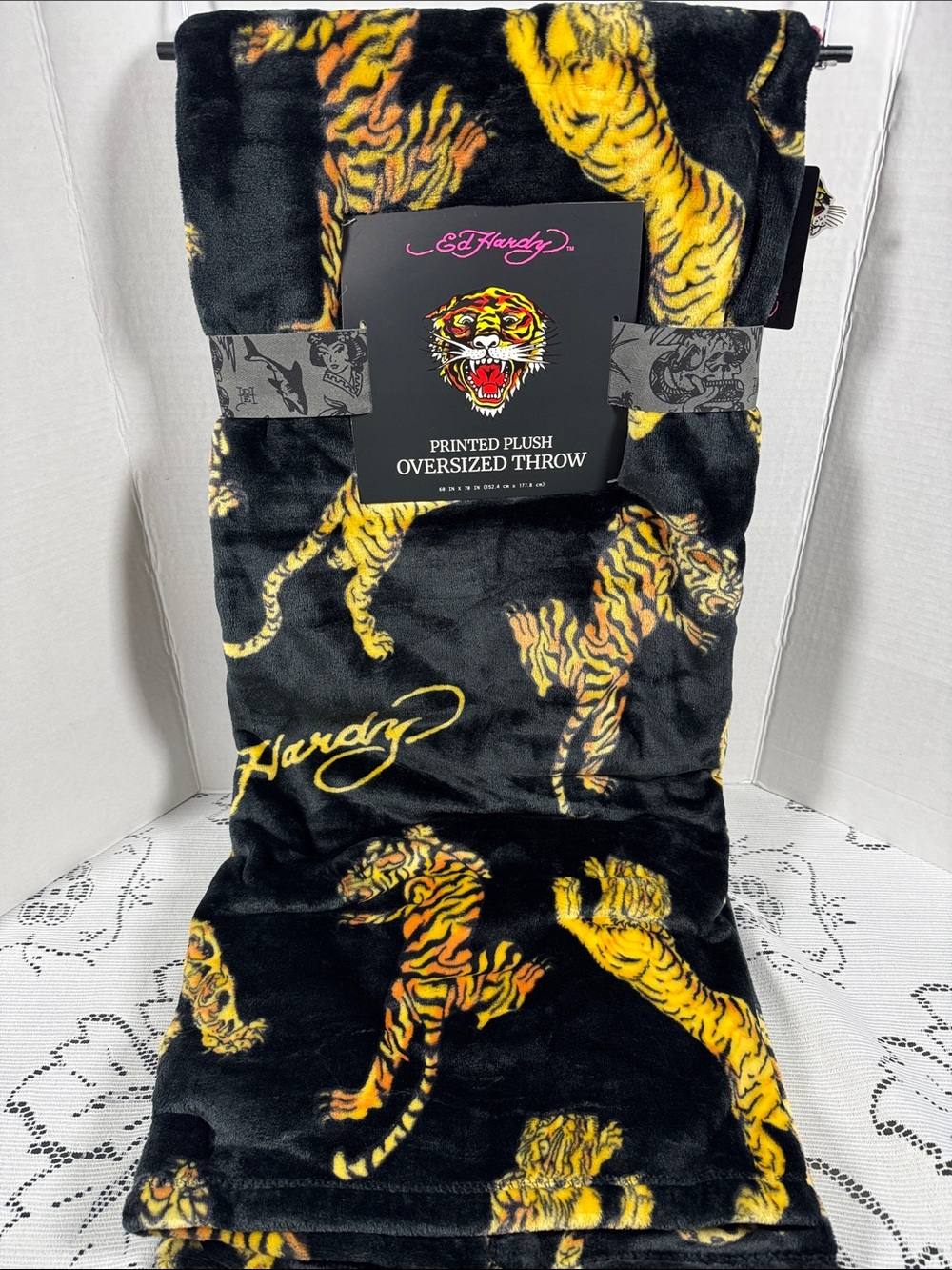 Ed Hardy Black Printed Plush Oversized Throw Blanket With Tiger Design 60”x70”